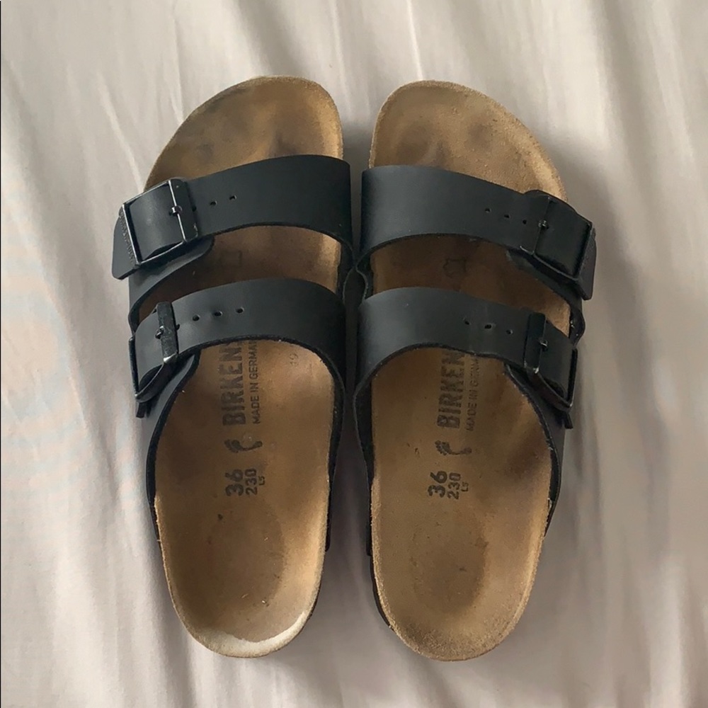 Black Strap Birkenstock’s